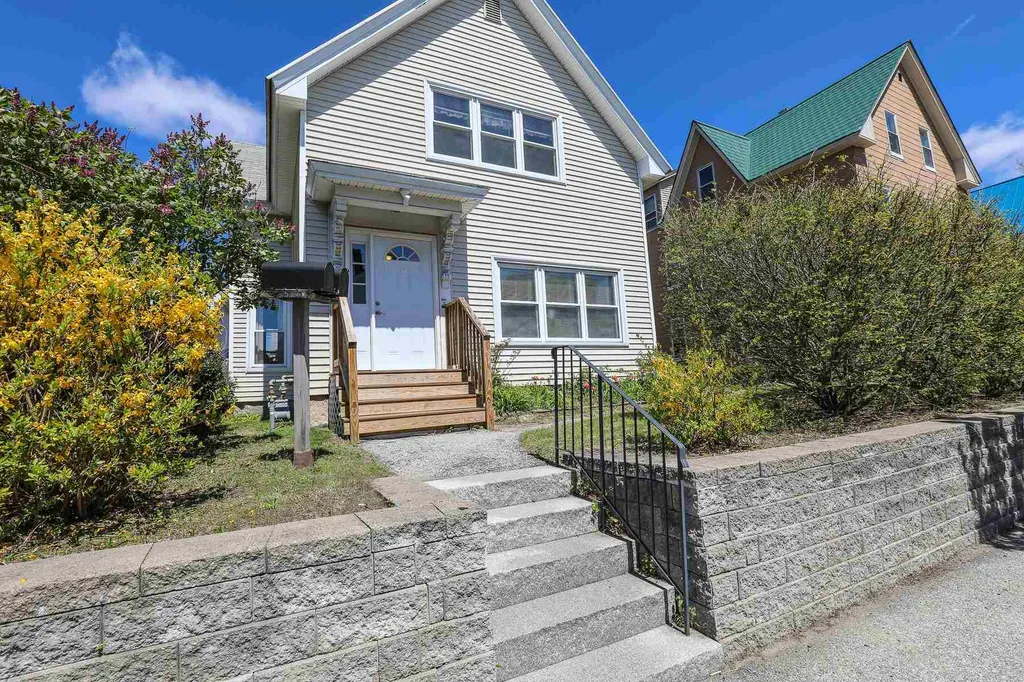 336 Spruce Street Manchester NH 03103