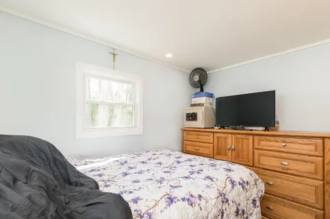 9 Friendship Drive Salem NH 03079