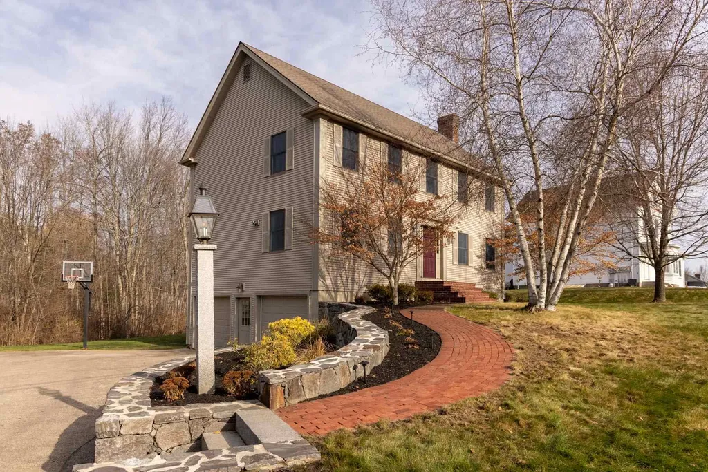 117 Railroad Avenue Epping NH 03042