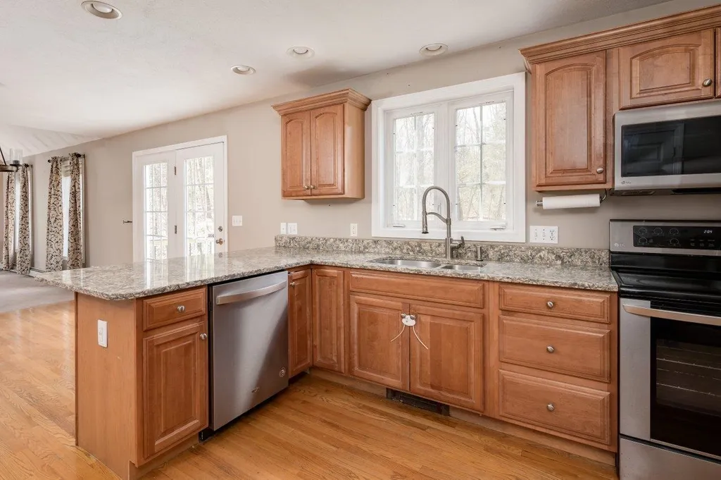 163 Oak Hill Road Barrington NH 03825