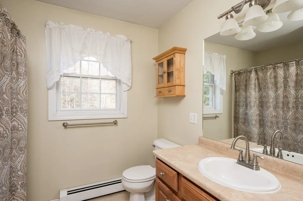 163 Oak Hill Road Barrington NH 03825