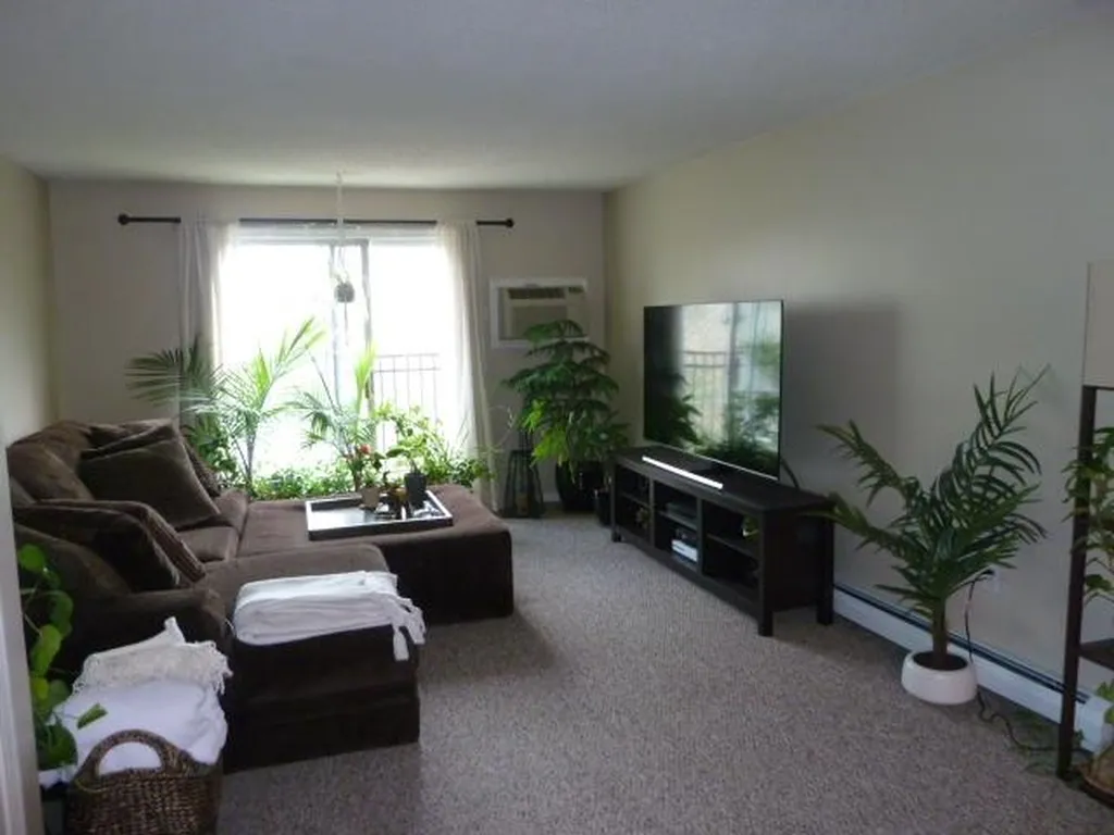9 St James Place Nashua NH 03062