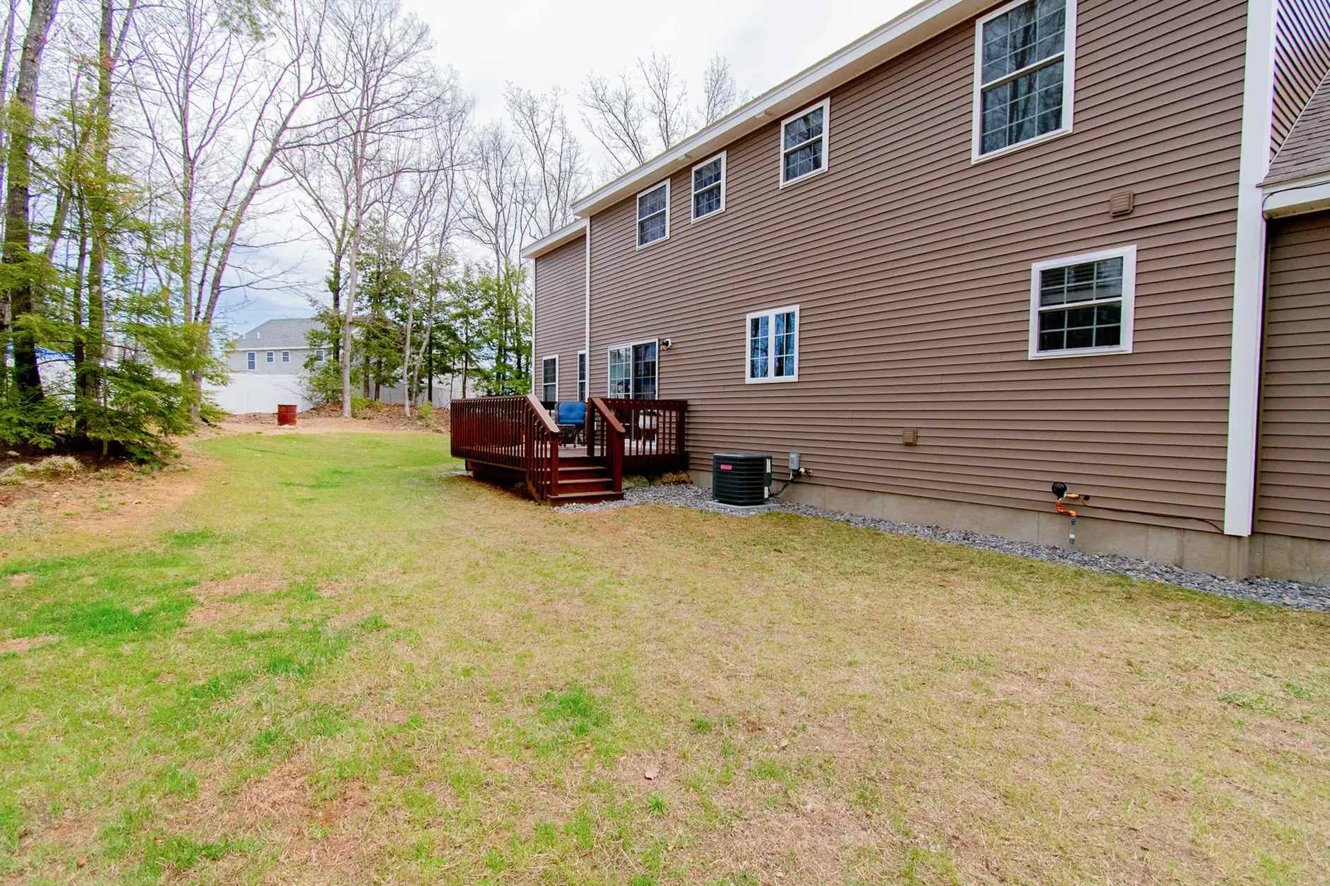 12 Ledgewood Drive Auburn NH 03032