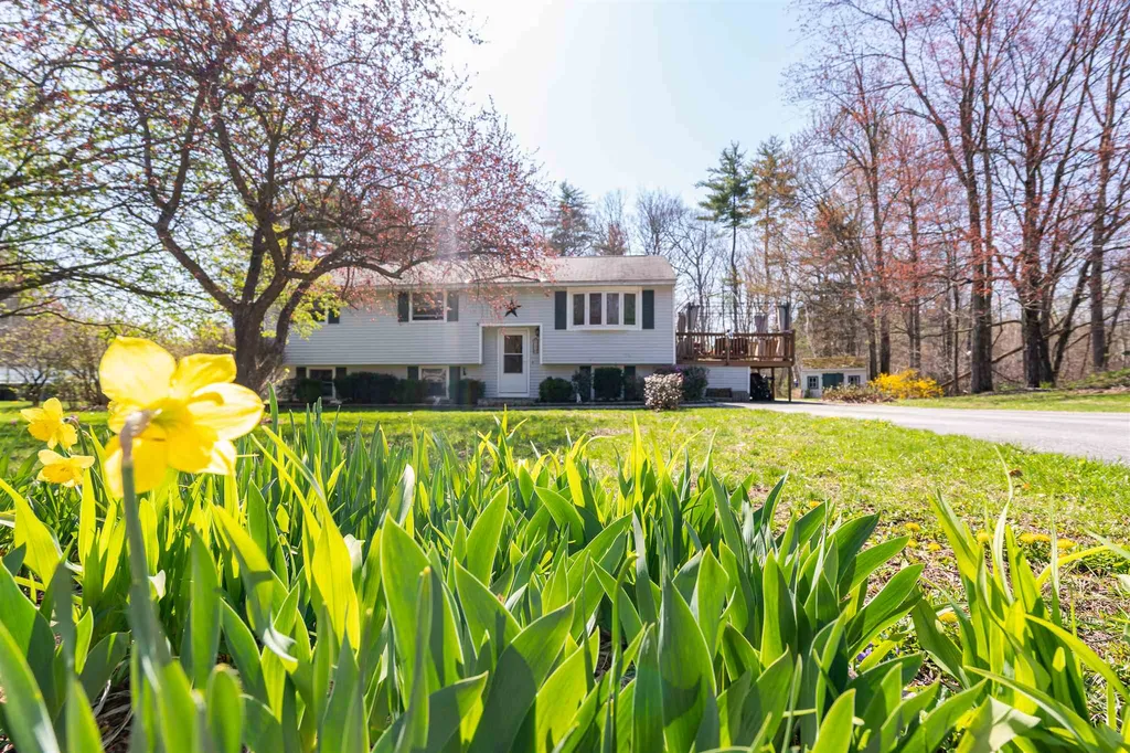 17 Greenfield Drive Merrimack NH 03054
