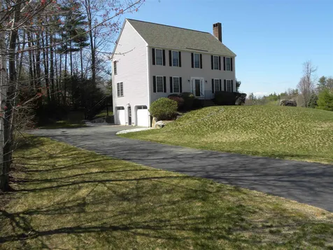 4 Lori Lane Londonderry NH 03053