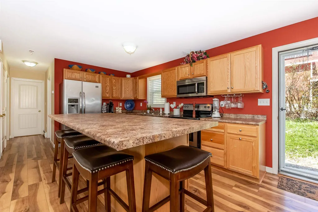 10 Garland Street South Berwick ME 03908