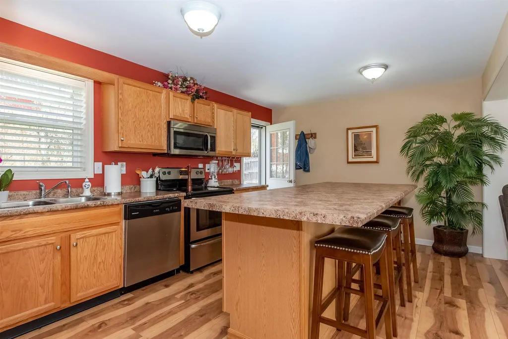 10 Garland Street South Berwick ME 03908