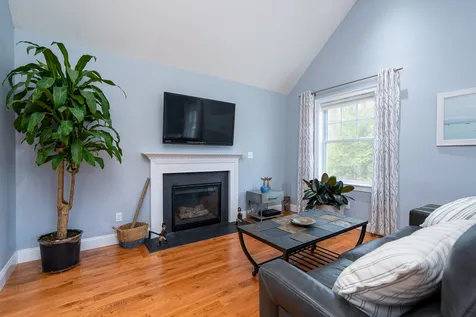 4 Winslow Drive East Kingston NH 03827
