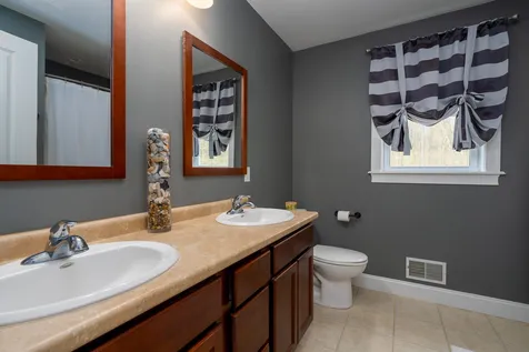 4 Winslow Drive East Kingston NH 03827