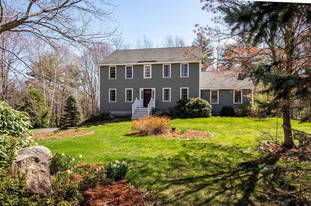 40 Peabody Drive Brentwood NH 03833