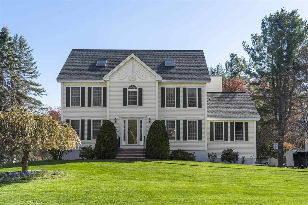 24 Birch Hill Road Salem NH 03079