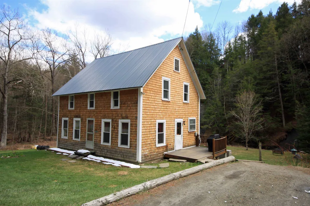 7478 Pomfret Road Pomfret VT 05053