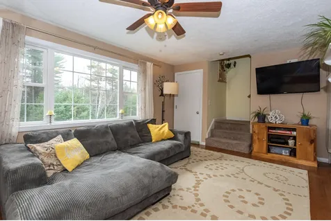 9 Colonial Drive Raymond NH 03077
