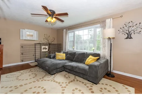 9 Colonial Drive Raymond NH 03077
