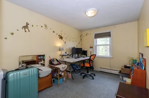 9 Colonial Drive Raymond NH 03077
