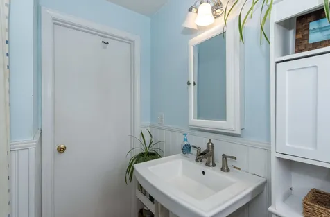 9 Colonial Drive Raymond NH 03077
