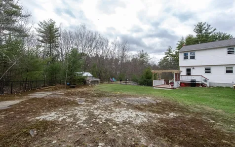 9 Colonial Drive Raymond NH 03077