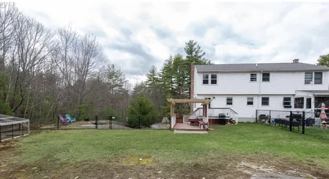 9 Colonial Drive Raymond NH 03077
