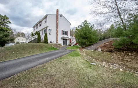 9 Colonial Drive Raymond NH 03077