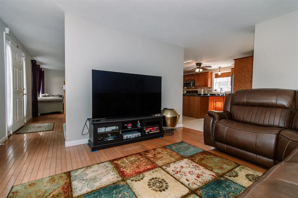 4 Whittemore Place Nashua NH 03064