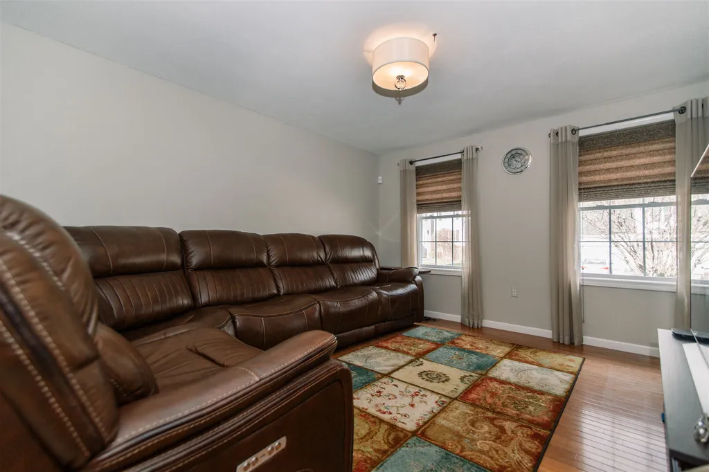 4 Whittemore Place Nashua NH 03064