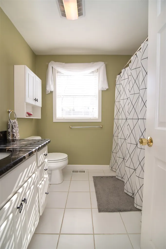 4 Whittemore Place Nashua NH 03064