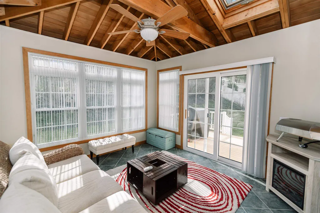 4 Whittemore Place Nashua NH 03064