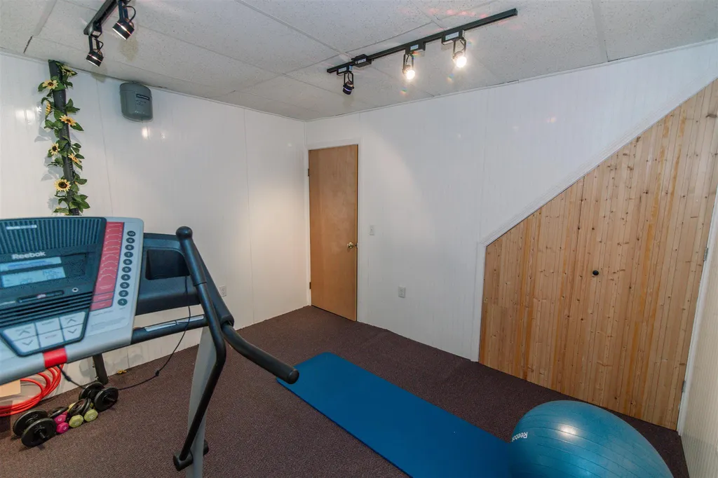 4 Whittemore Place Nashua NH 03064