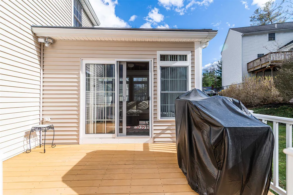 4 Whittemore Place Nashua NH 03064