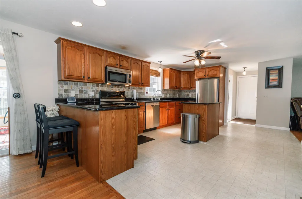 4 Whittemore Place Nashua NH 03064