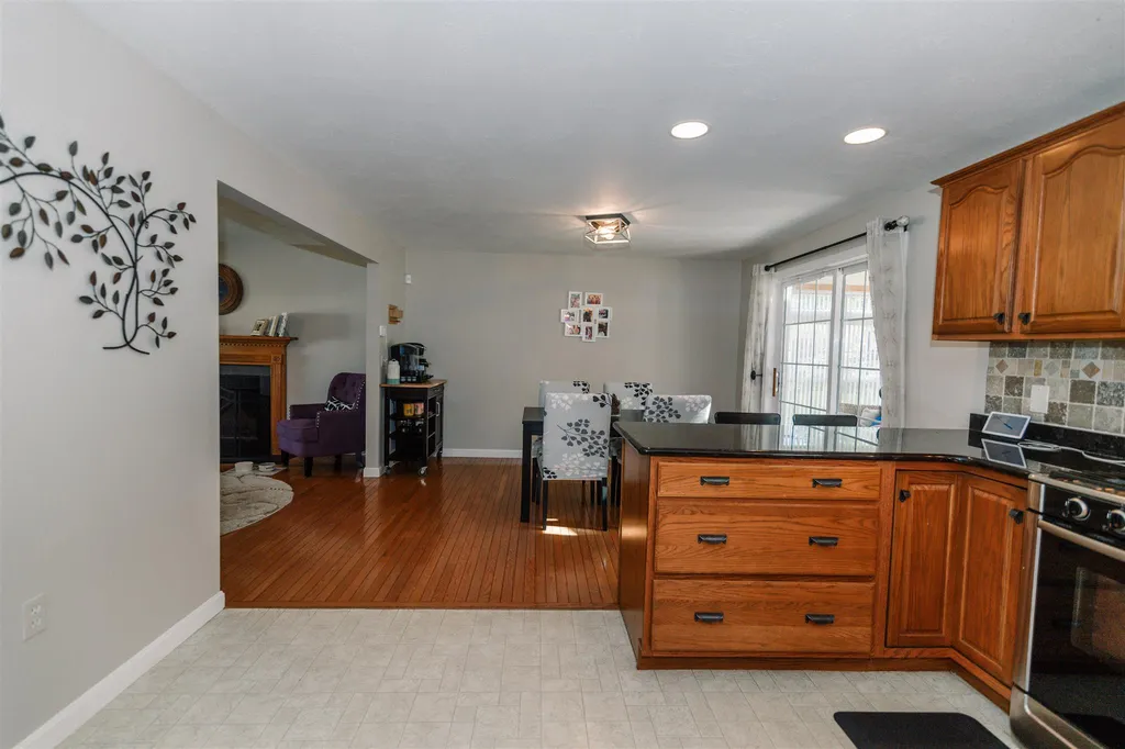 4 Whittemore Place Nashua NH 03064