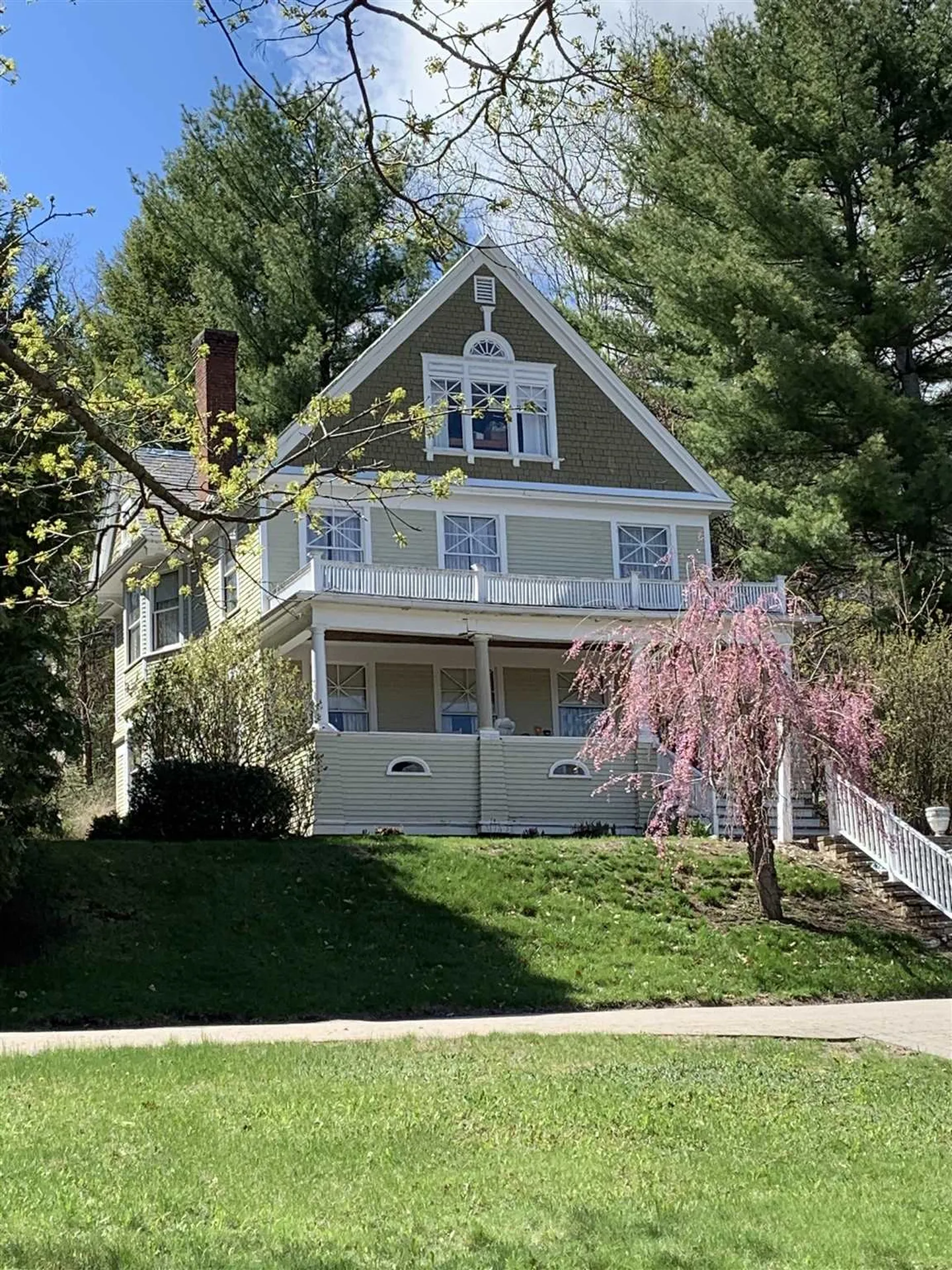 180 Main Street Plymouth NH 03264