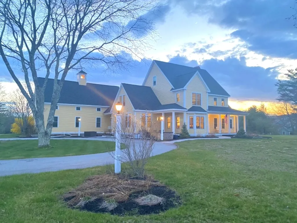 3 Middleton Drive Bedford NH 03110