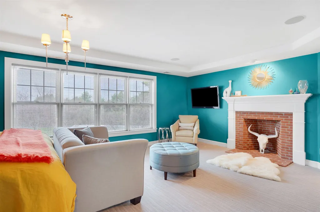 3 Middleton Drive Bedford NH 03110