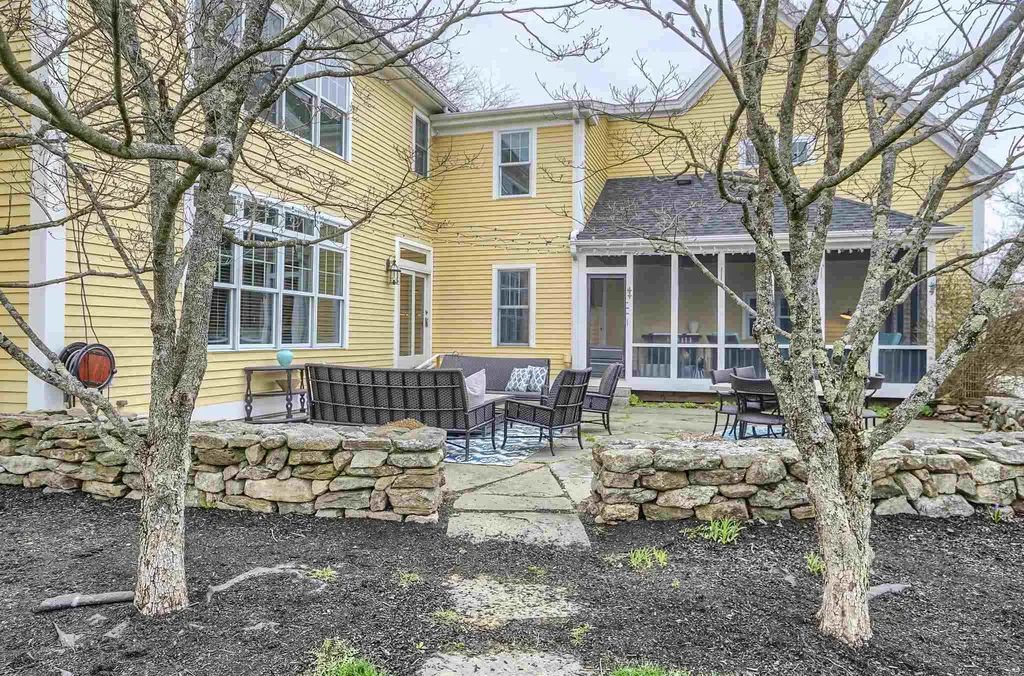 3 Middleton Drive Bedford NH 03110