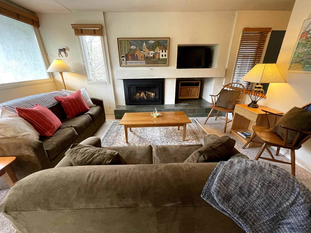 102 Upper Phase Road Warren VT 05674