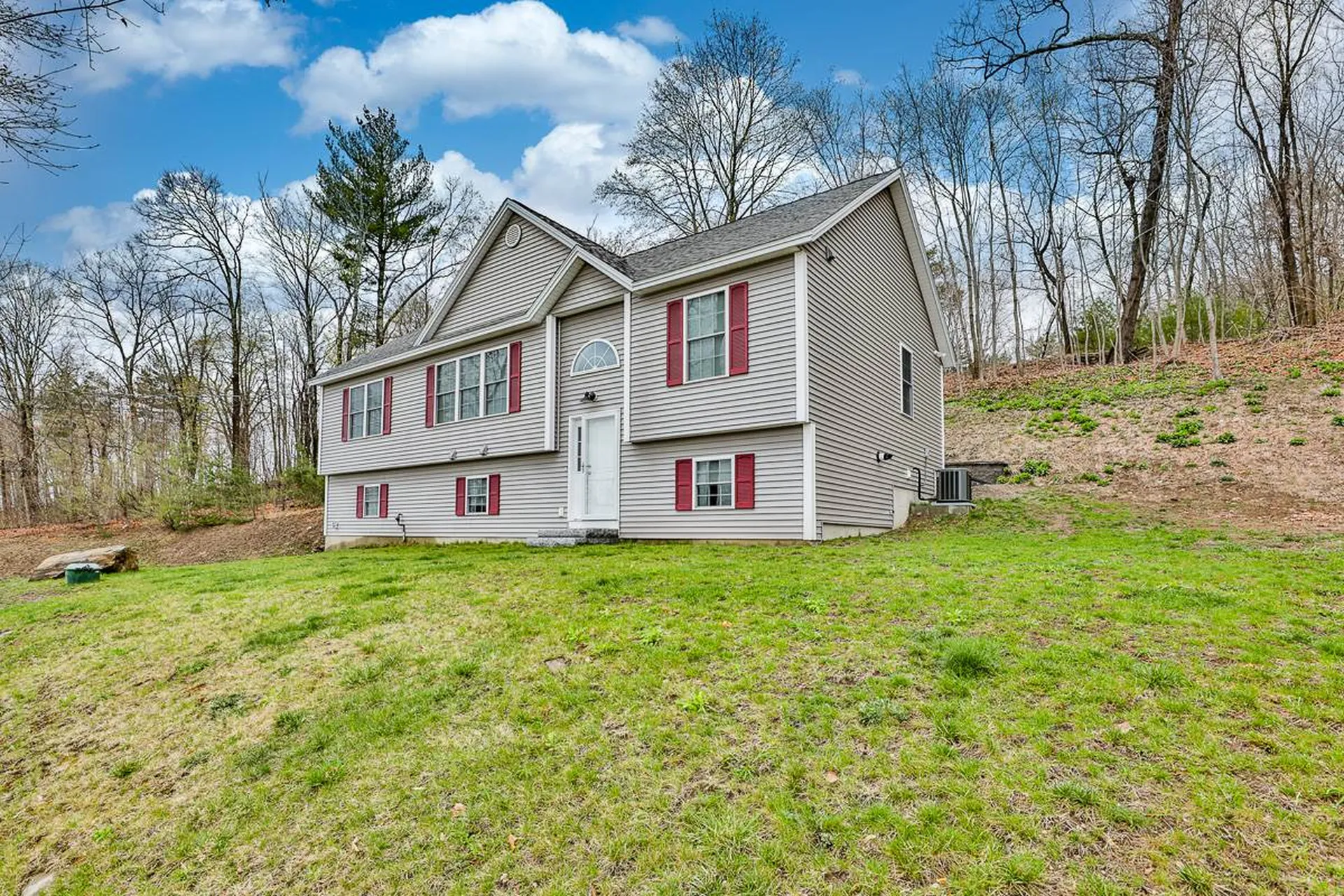 18 Pillsbury Road Londonderry NH 03053