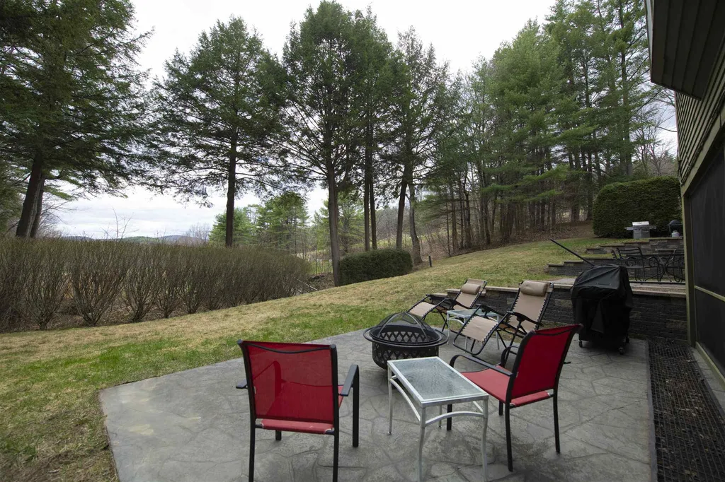 824 Hard Road Hartford VT 05059