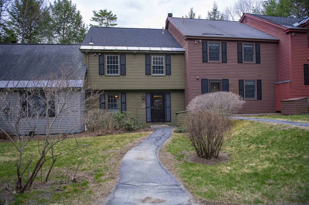 824 Hard Road Hartford VT 05059