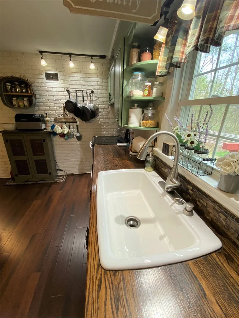 29 Spencer Avenue Claremont NH 03743