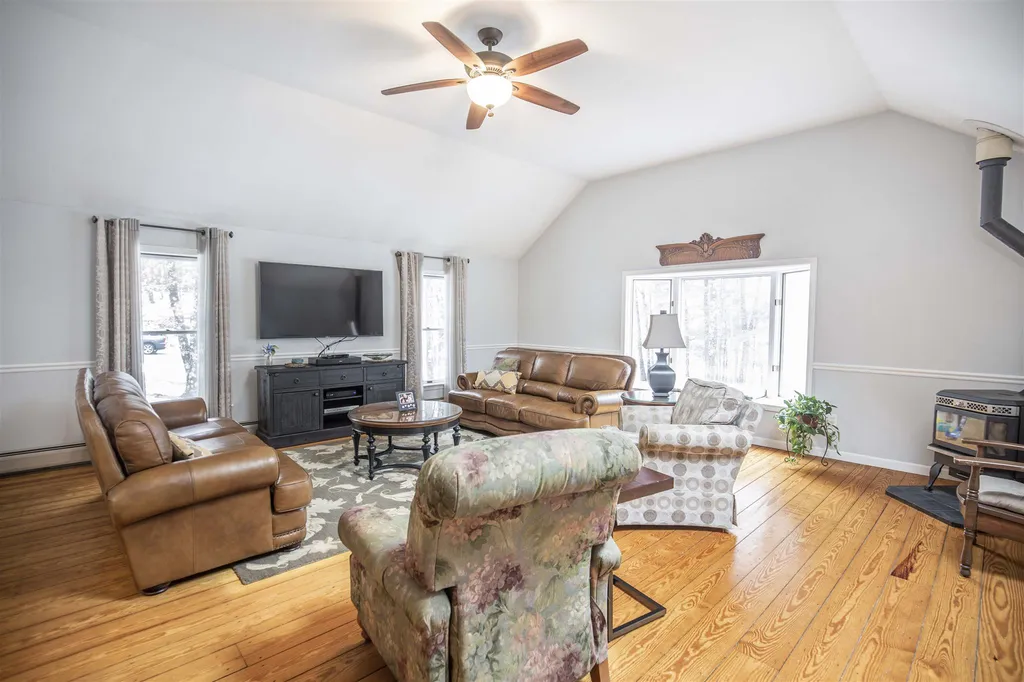 29 Whitman Drive Fremont NH 03044
