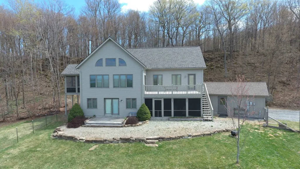 136 Eagle Mountain Harbor Road Milton VT 05468