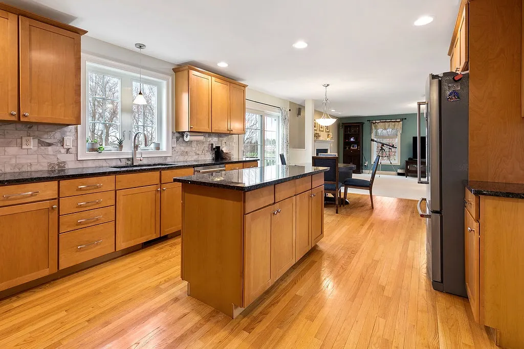 40 Susan Drive Pelham NH 03076