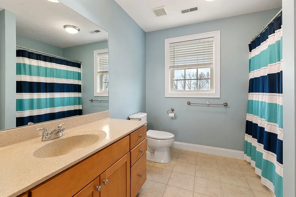 40 Susan Drive Pelham NH 03076
