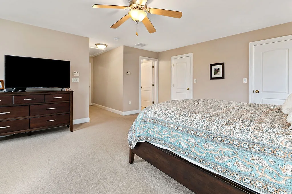 40 Susan Drive Pelham NH 03076