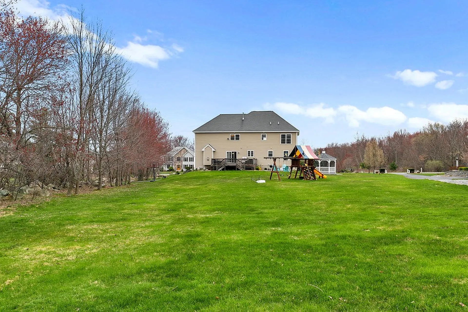 40 Susan Drive Pelham NH 03076