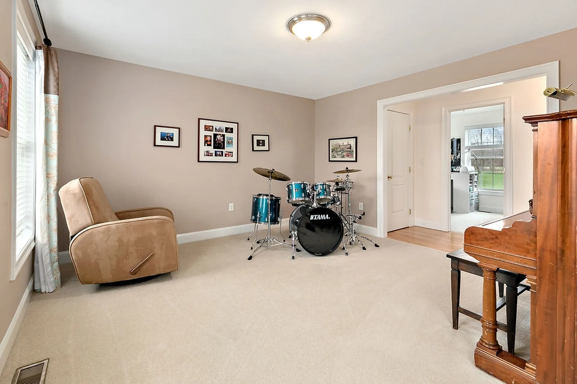 40 Susan Drive Pelham NH 03076
