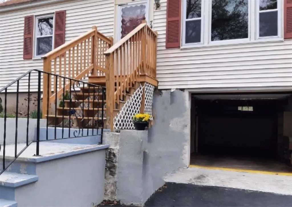74 Pine Street Rollinsford NH 03869