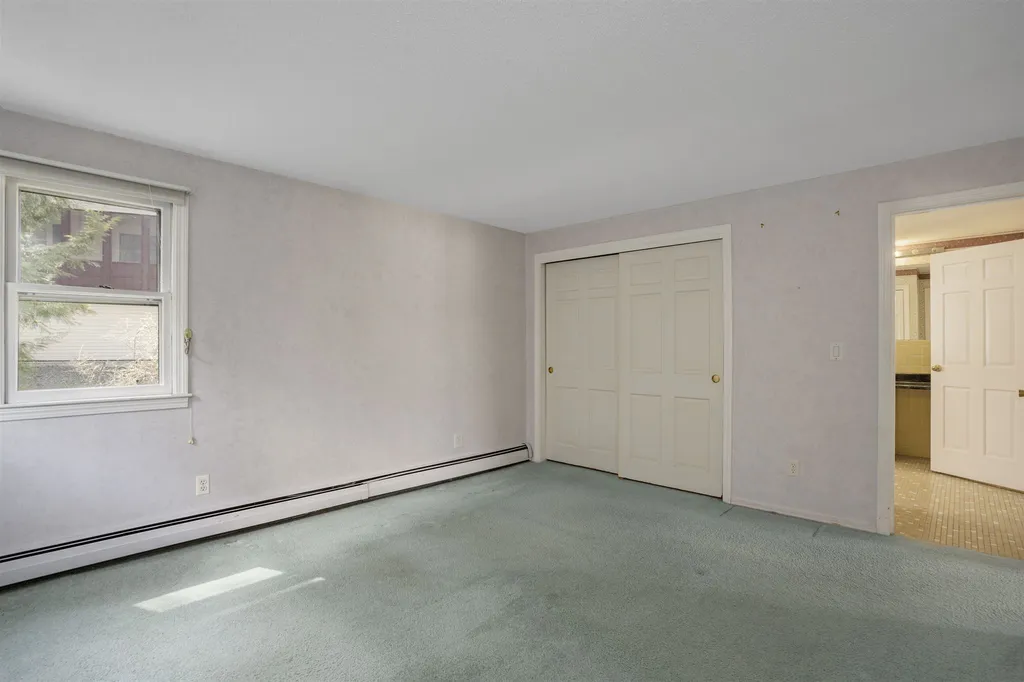 38 Nightingale Road Nashua NH 03062