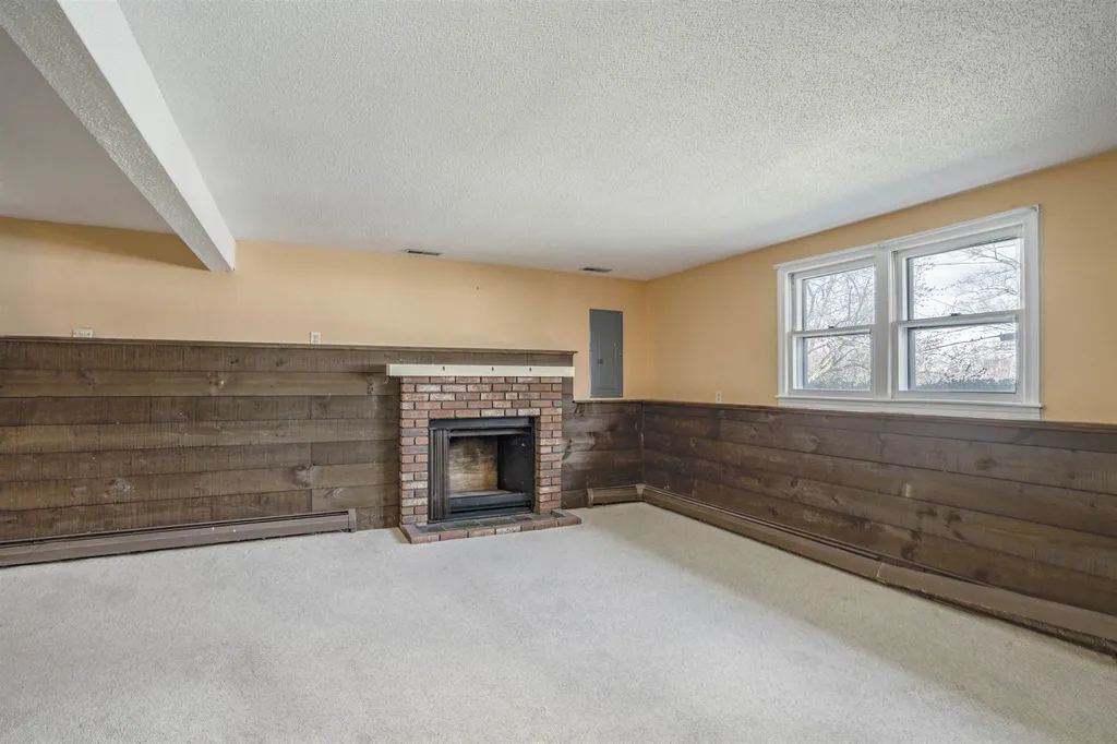 38 Nightingale Road Nashua NH 03062